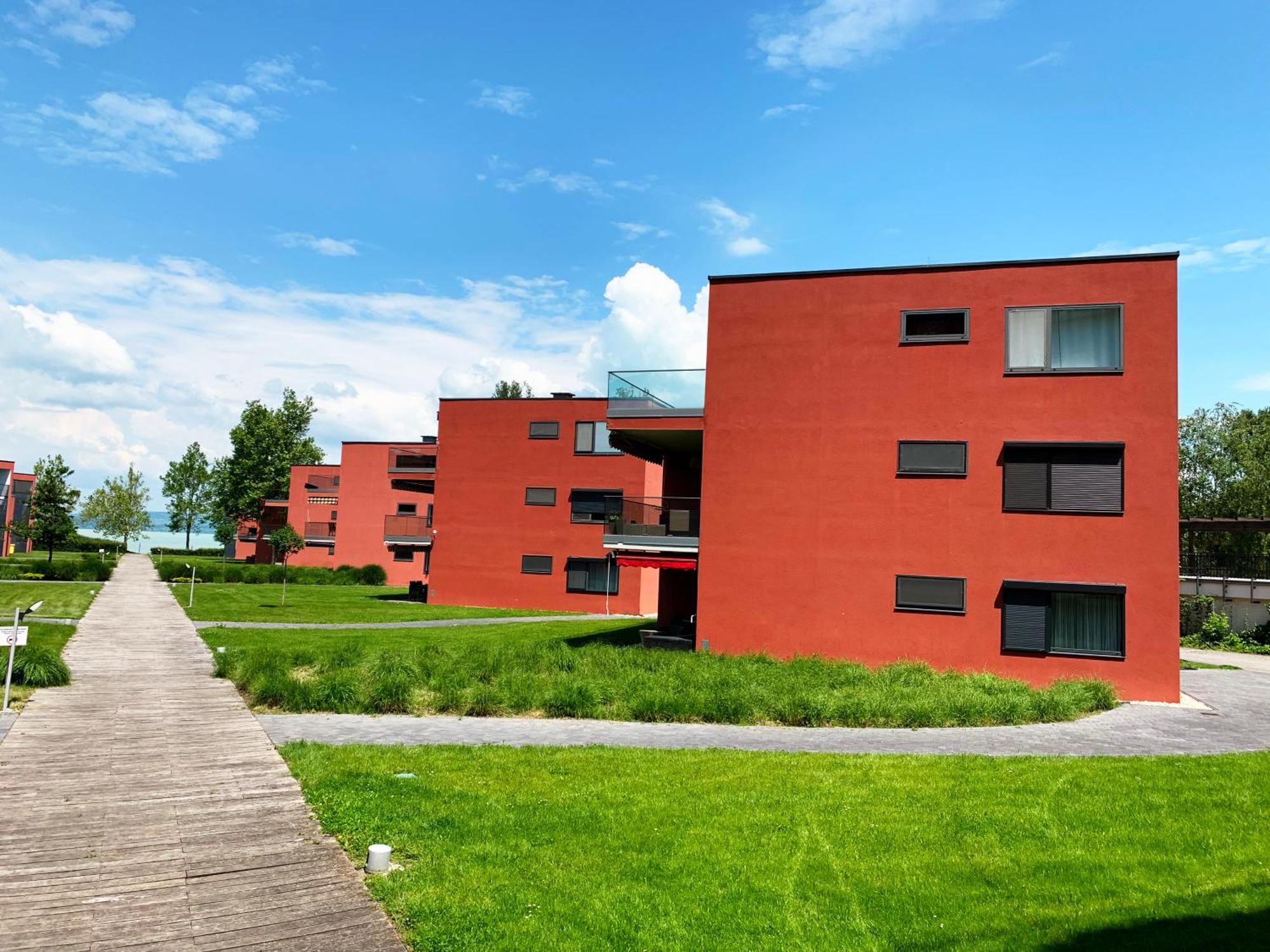 Bavaria Club Apartman Balatonlelle Exteriör bild