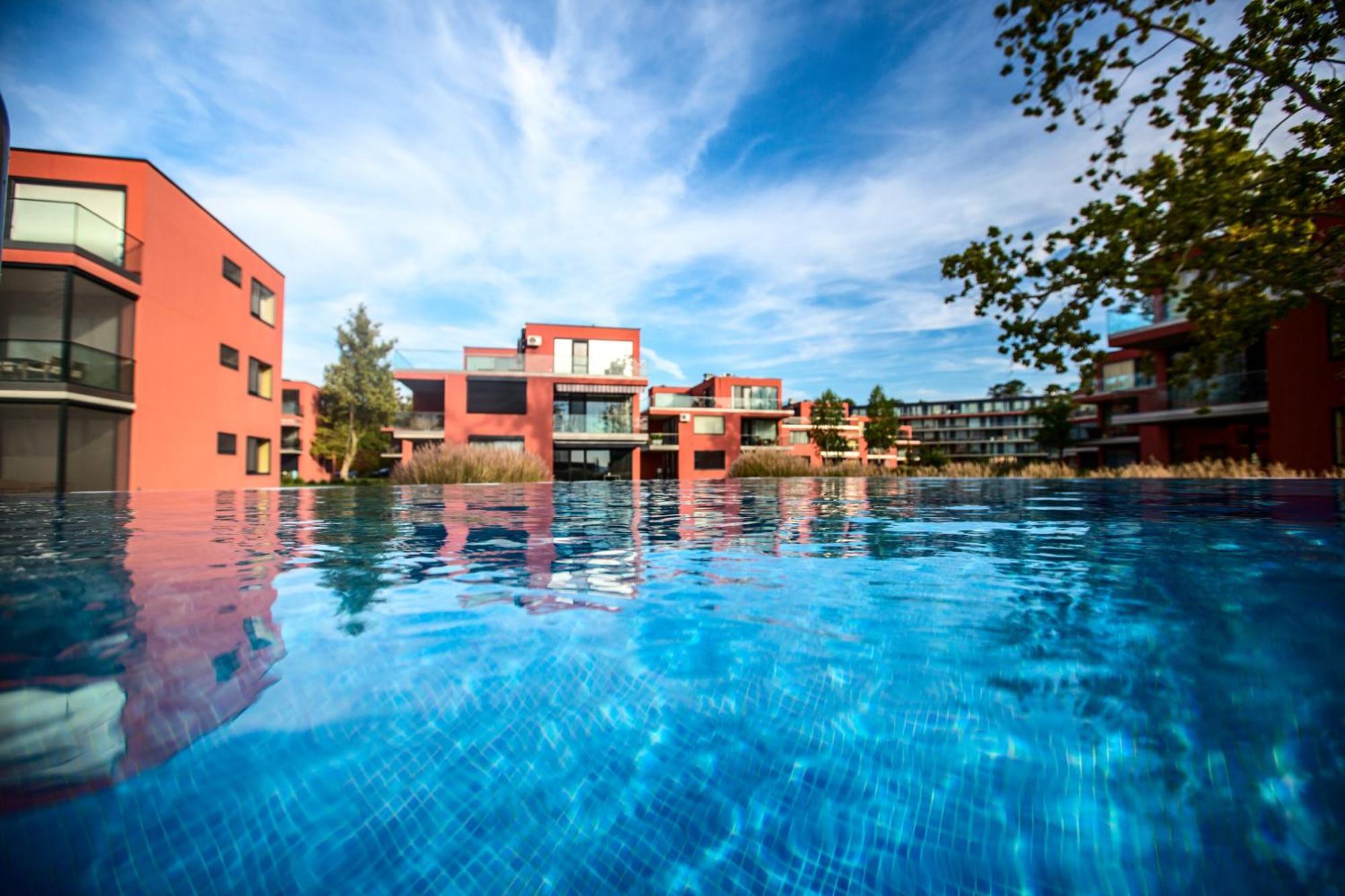 Bavaria Club Apartman Balatonlelle Exteriör bild