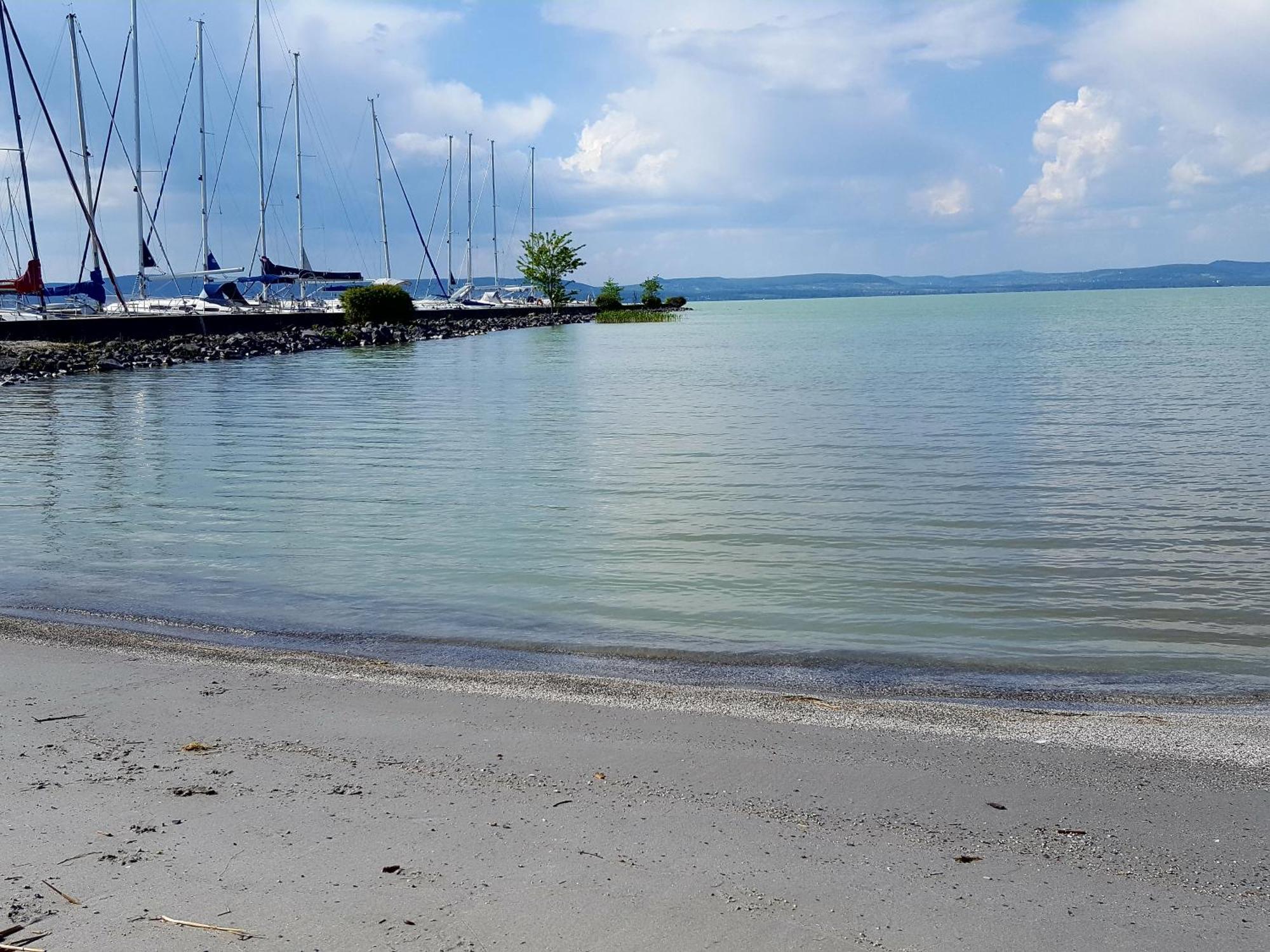 Bavaria Club Apartman Balatonlelle Exteriör bild