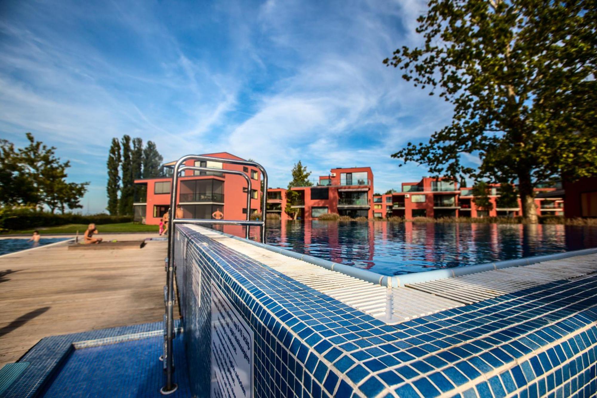 Bavaria Club Apartman Balatonlelle Exteriör bild