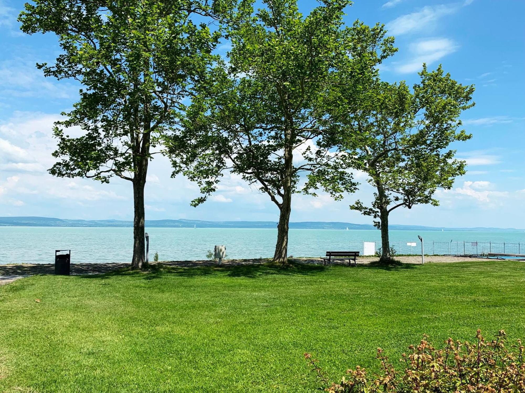 Bavaria Club Apartman Balatonlelle Exteriör bild
