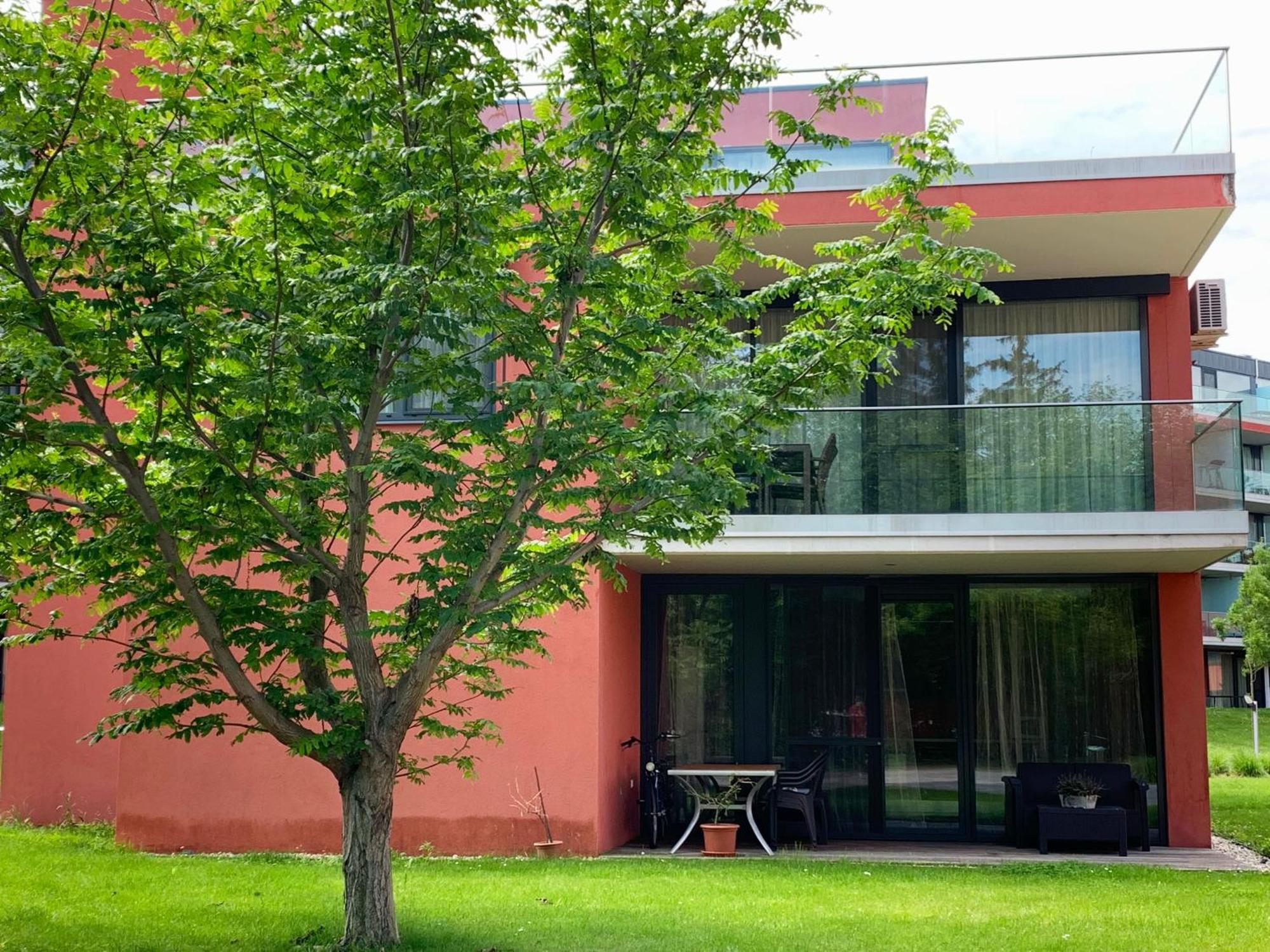 Bavaria Club Apartman Balatonlelle Exteriör bild